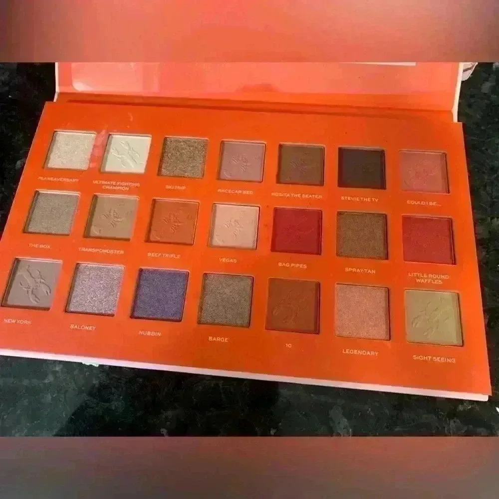 Makeup Revolution X Friends He's Her Lobster Eyeshadow Palette NEW - Picture 3 of 6